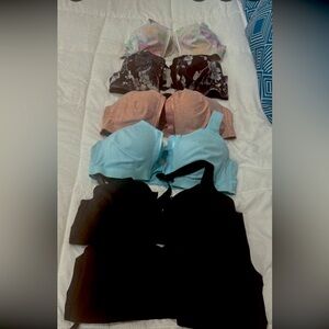 Victoria’s Secret on point front zip 40 D sports bra